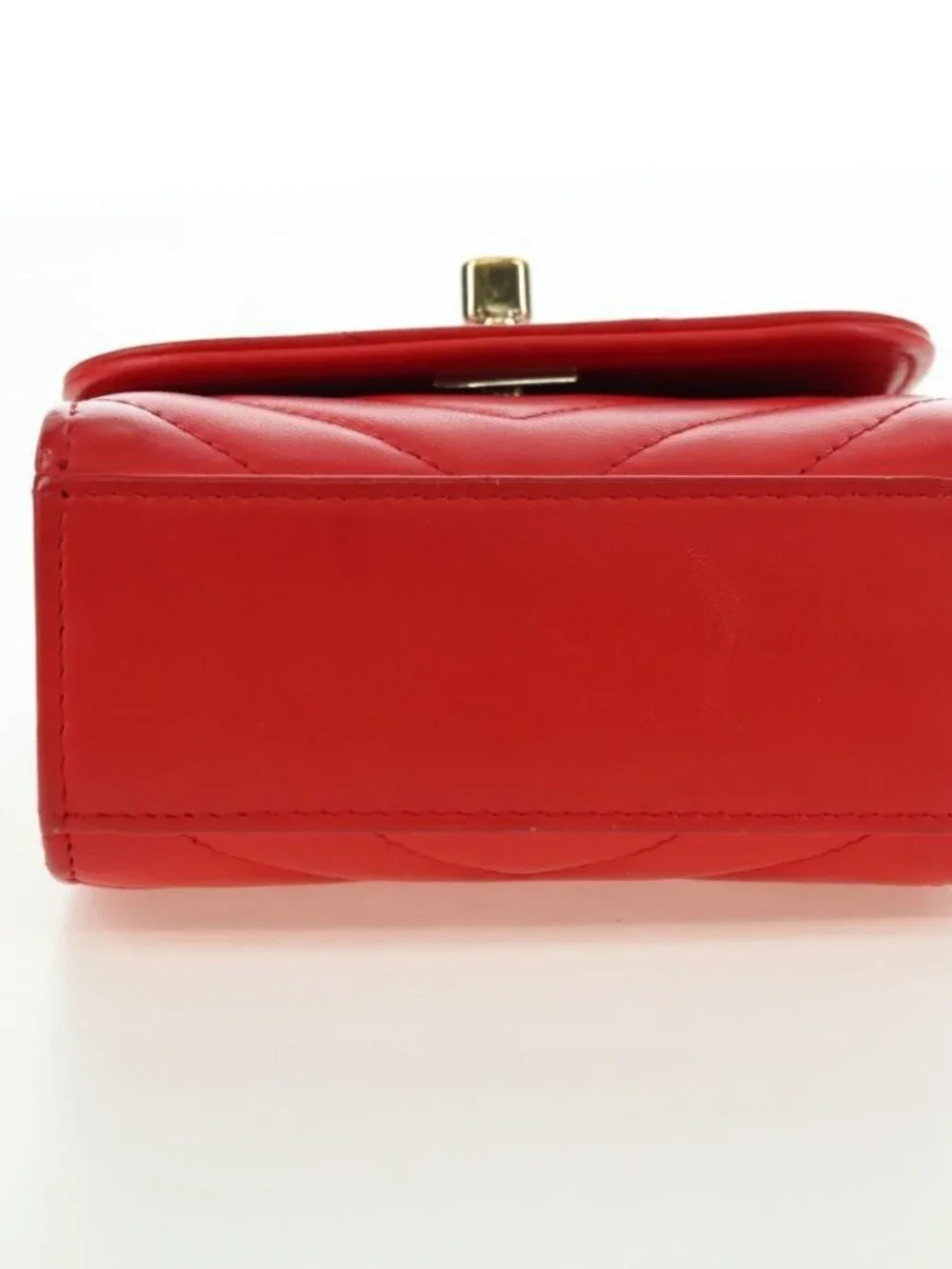 CHANEL V Stitch Shoulder Bag Lamb Skin Gold Red CC Auth bs35072M
